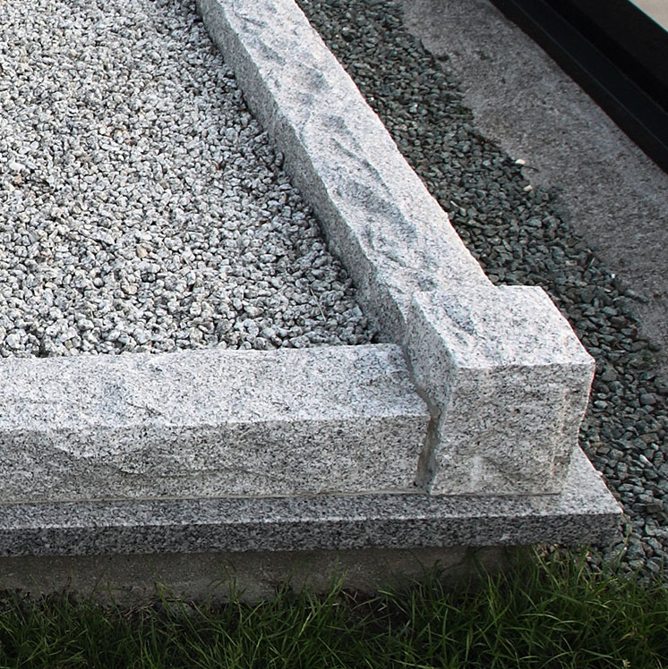 Pitched Kerb (Pitched Corner Posts)